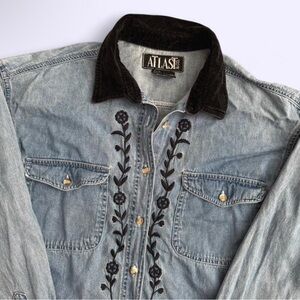 Vintage At Last Denim Shirt Black Floral Embroidery Velvet Collar Size M